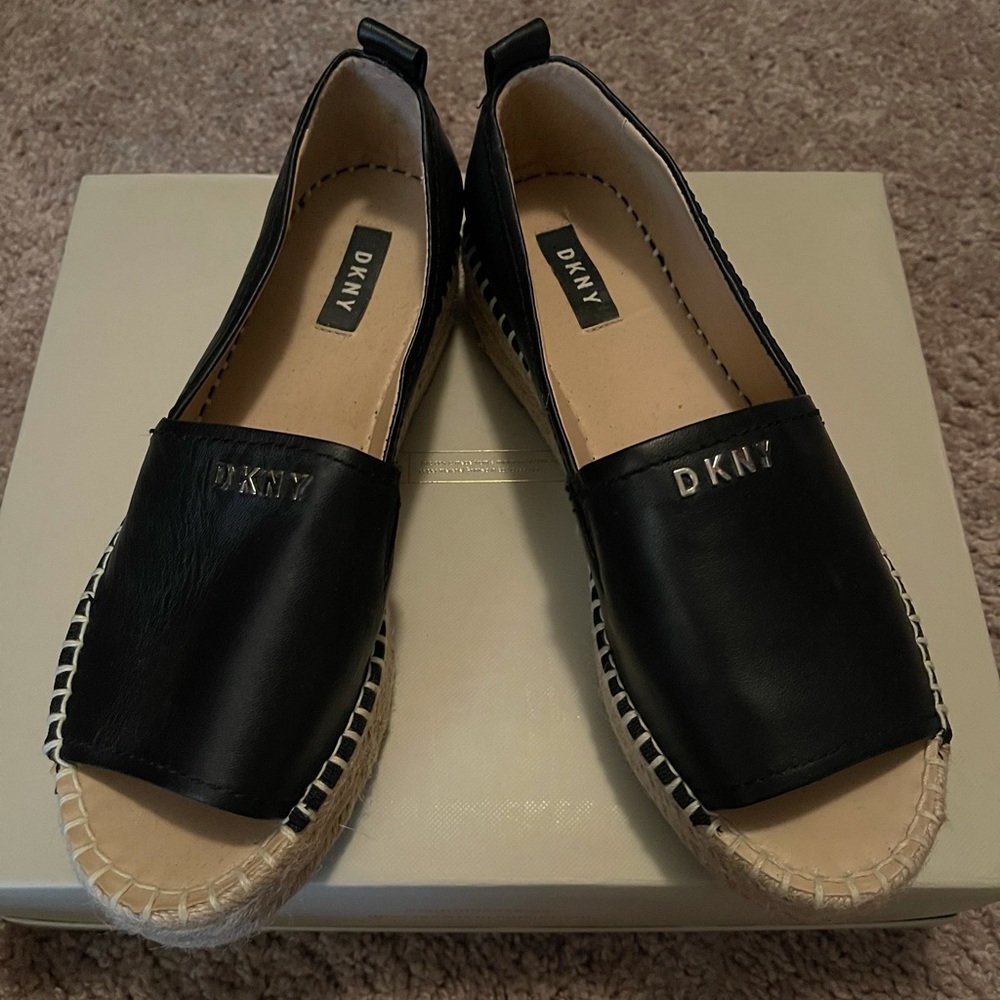 Comfy DKNY Black Platform